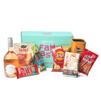 Alle producten uit het Aperitiefgeschenk 'Rosé Wine & Treats' uitgestald rondom de doos